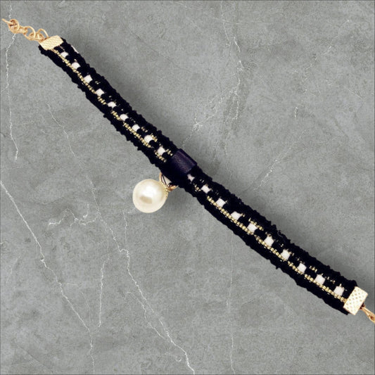 The Mademoiselle Collar