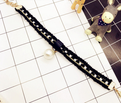 The Mademoiselle Collar